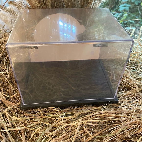 Quality Acrylic Display Case 5”x7”x5” For Mini Helmets And Other Collectables - Picture 4 of 7